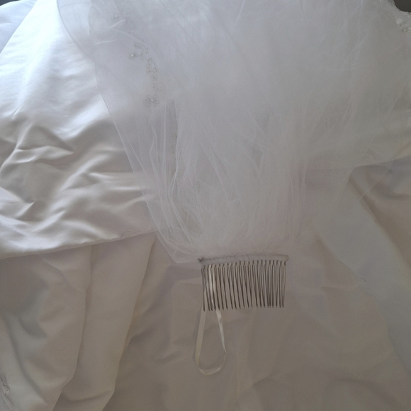 WEDDING DRESS - Picture 14 of 15